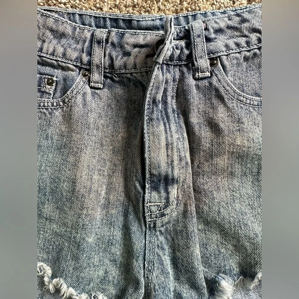 BDG Denim Shorts Women's High Waisted Frayed‎ Hem Acid Wash Blue Distressed